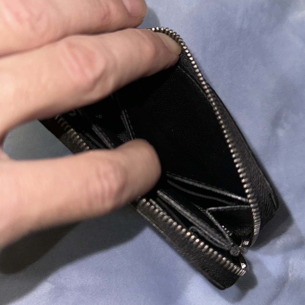 Men’s or Women’s Louis Vuitton Damier Coin Pouch! Brand New comes with Box! - Picture 12 of 15